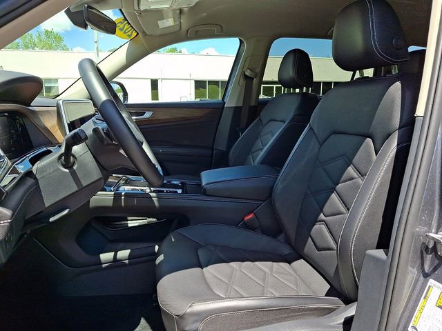 2025 Volkswagen Atlas SE w/Tech - Photo 16