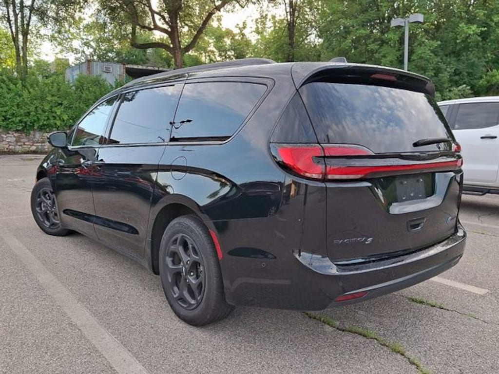 Used 2024 Chrysler Pacifica Hybrid Premium S Appearance Pkg