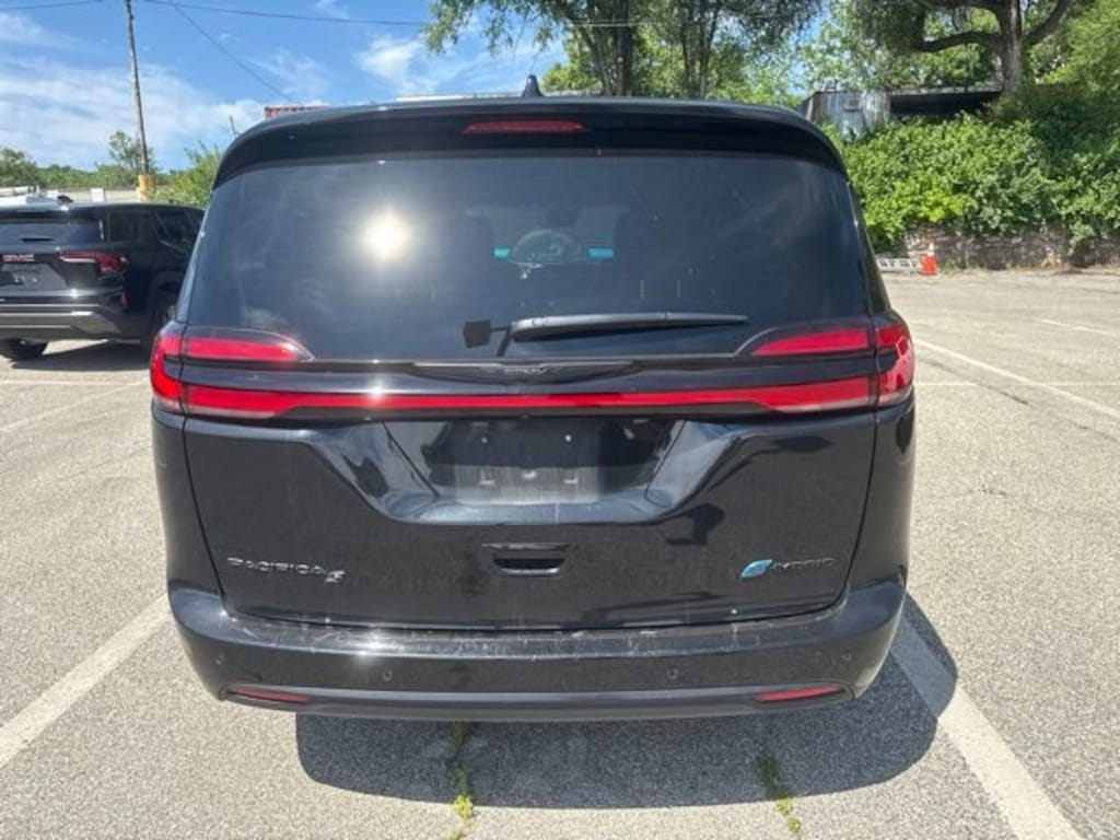 Used 2024 Chrysler Pacifica Hybrid Premium S Appearance Pkg