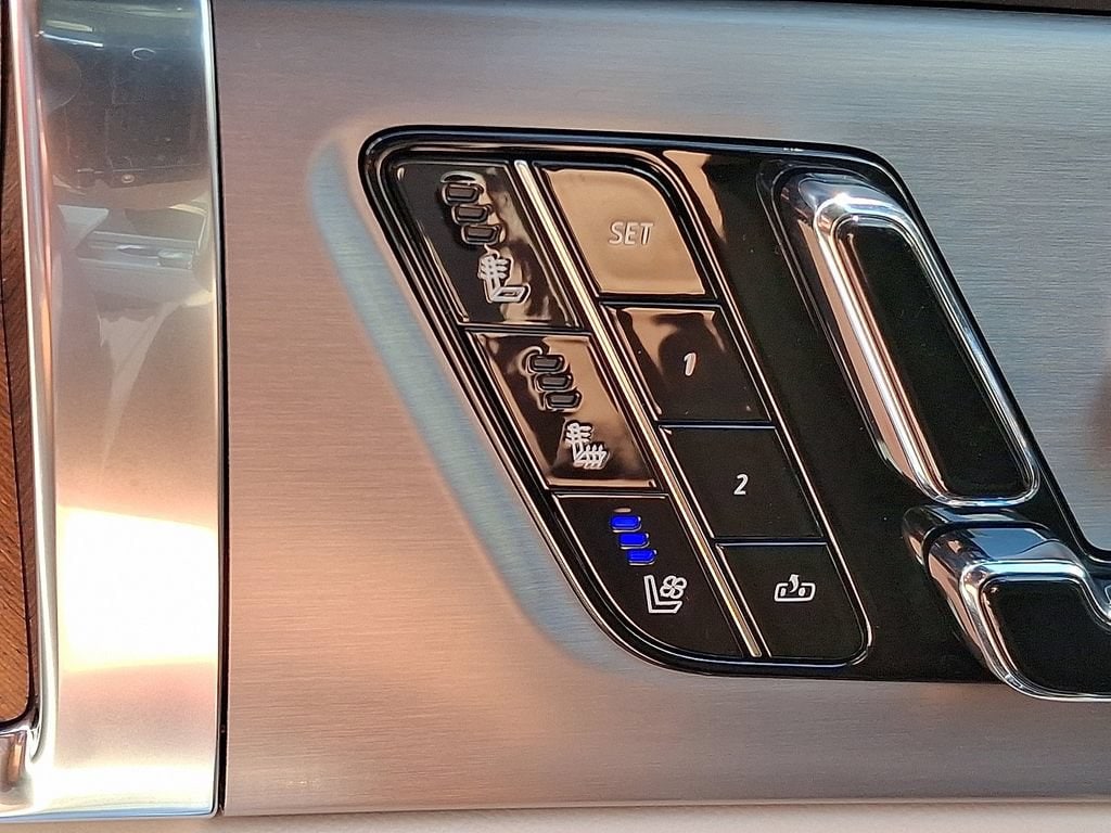 2026 Cadillac VISTIQ Sport - Photo 13