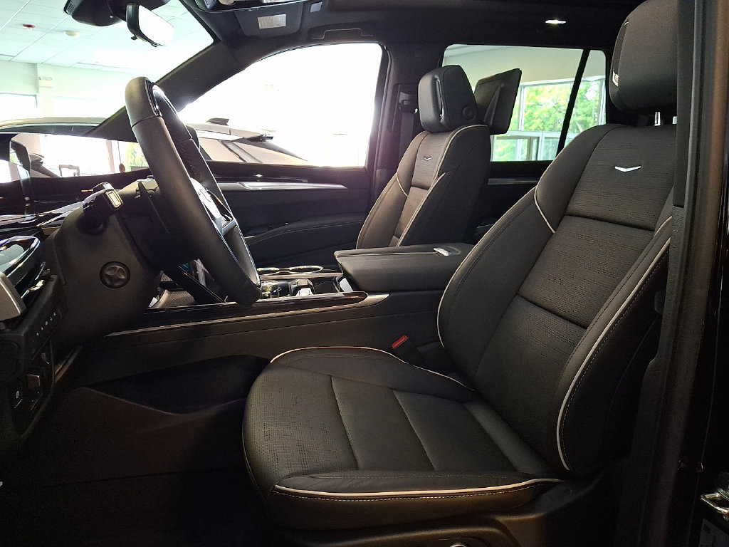 2026 Cadillac Escalade Luxury - Photo 9