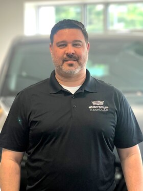 Staff member Luis Rodriguez from ID_c5de32