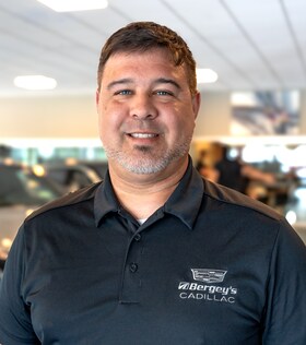 Staff member Luis Rodriguez from ID_c5de32