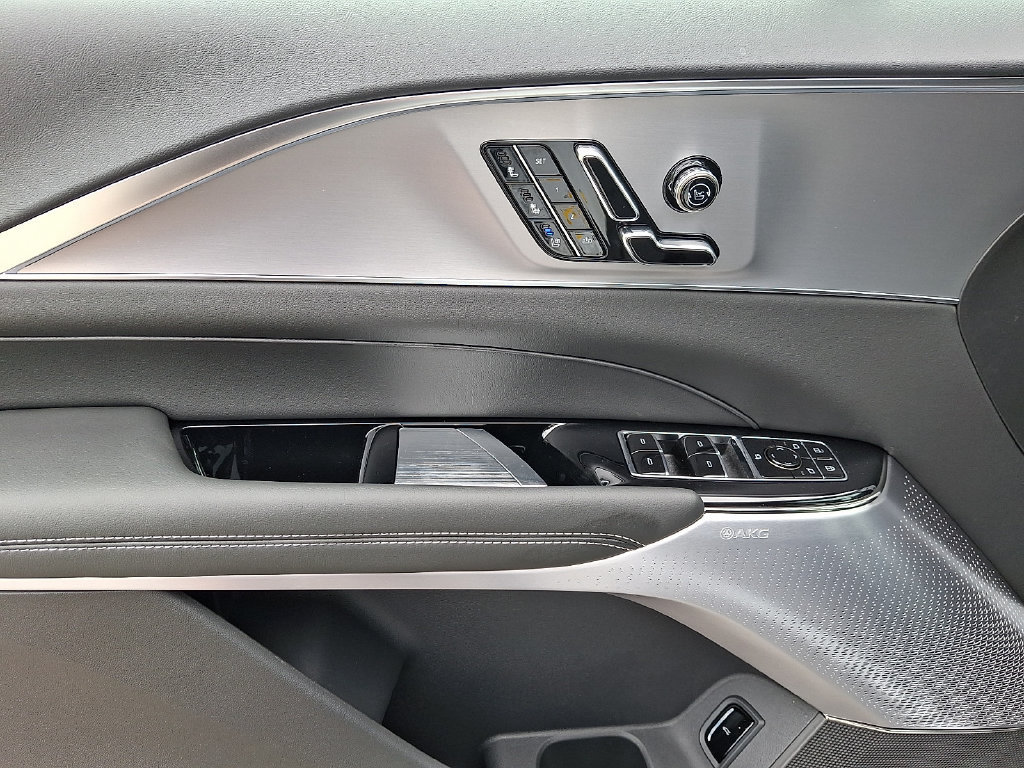 2027 Cadillac LYRIQ Premium Sport - Photo 8