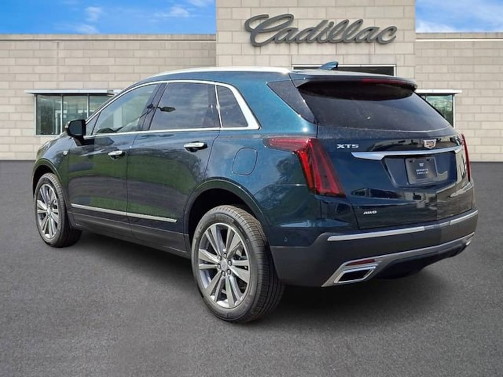New 2026 CADILLAC XT5 Premium Luxury SUV