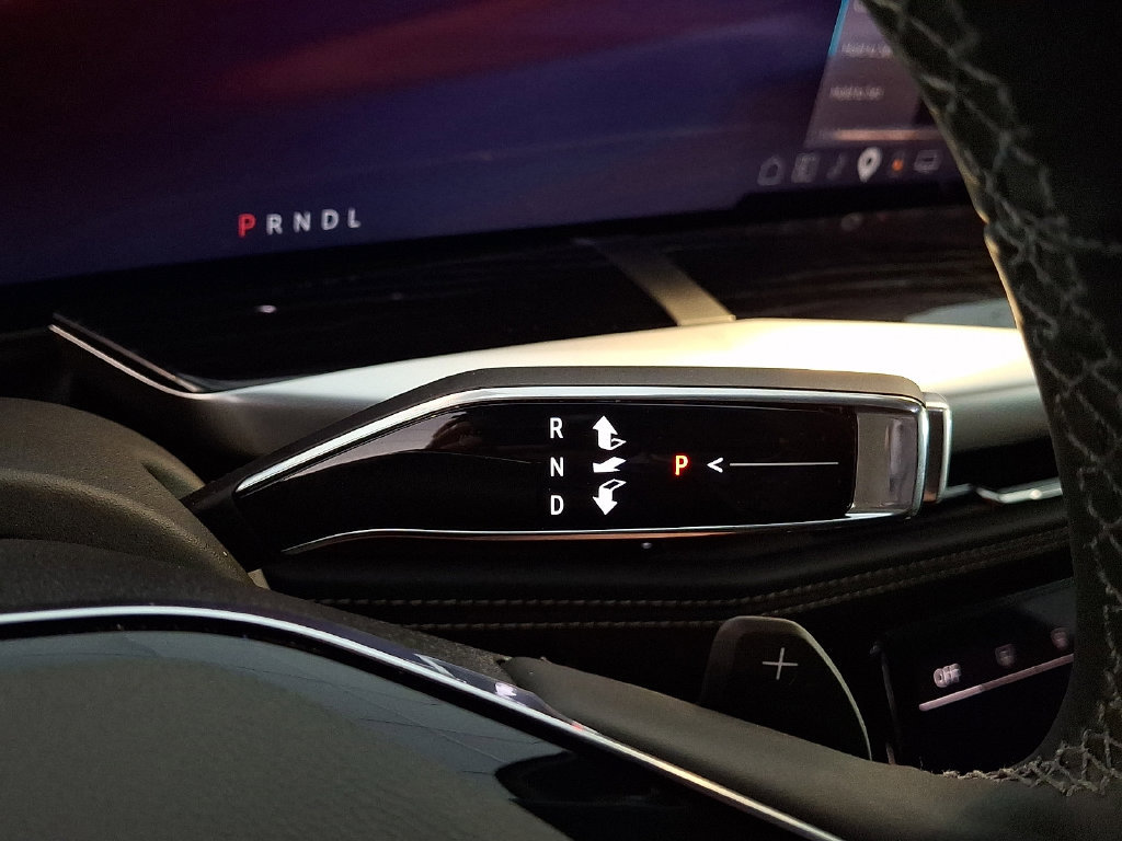 2026 Cadillac Escalade Sport - Photo 10