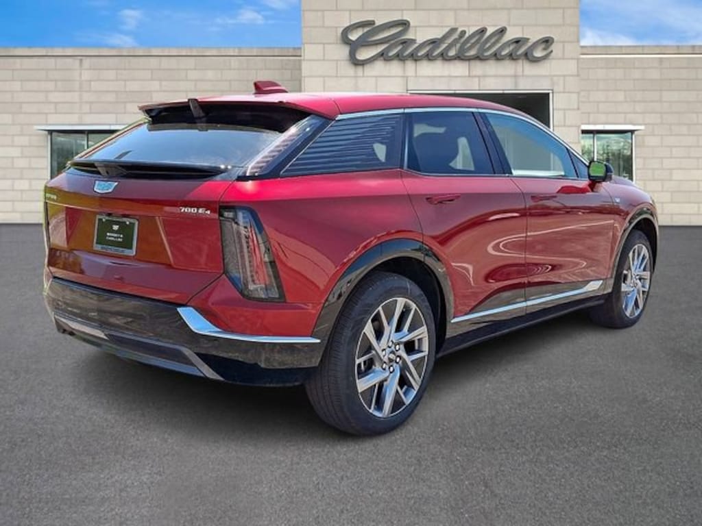 New 2026 CADILLAC OPTIQ Luxury SUV