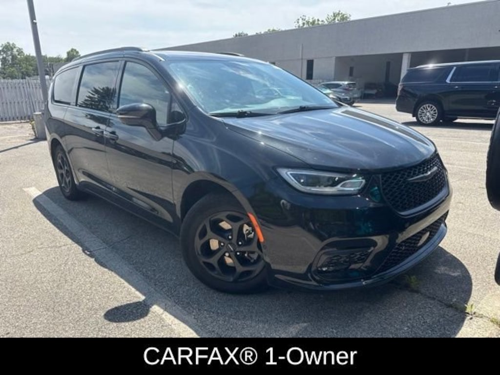 Used 2024 Chrysler Pacifica Hybrid Premium S Appearance Pkg