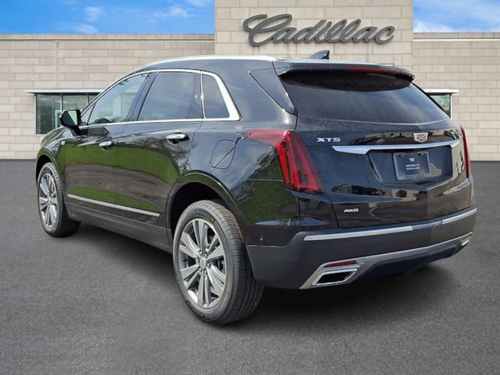 New 2026 CADILLAC XT5 Premium Luxury SUV