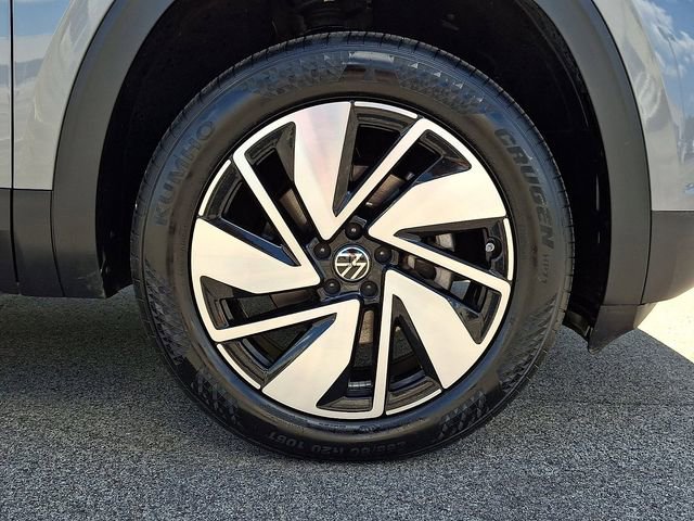 2025 Volkswagen Atlas SE w/Tech - Photo 10