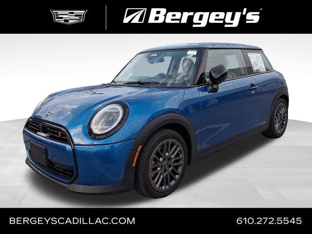 2025 MINI Hardtop Cooper S Signature's photo