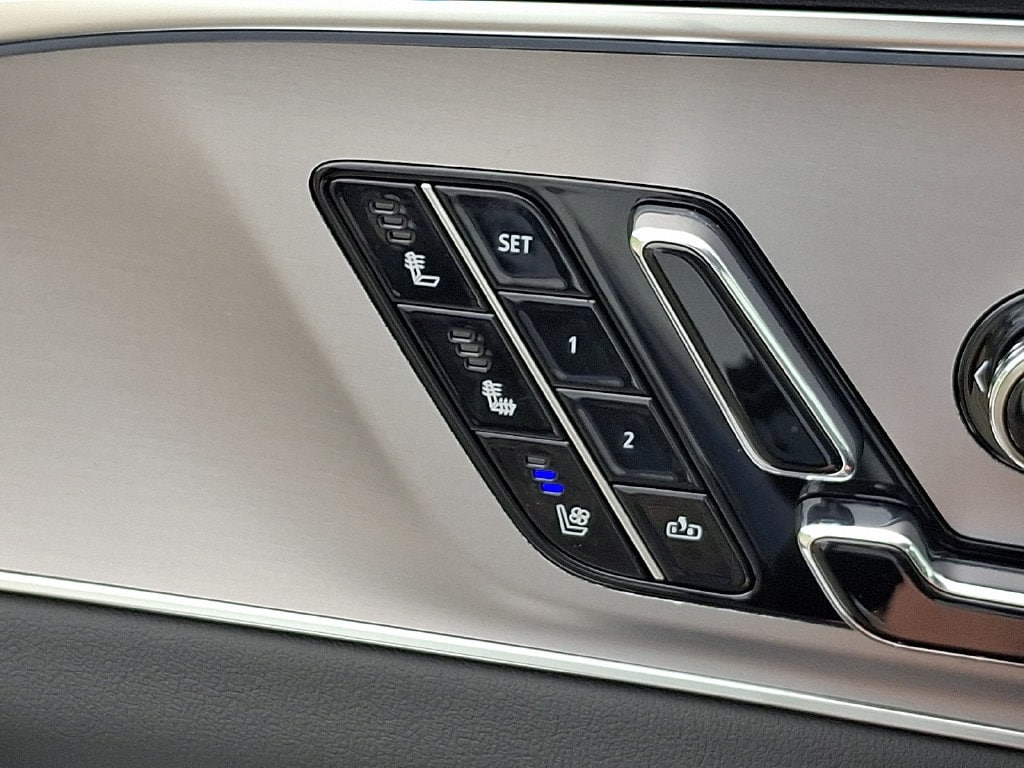 2027 Cadillac LYRIQ Premium Sport - Photo 15