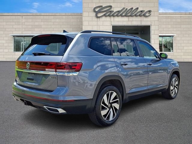 2025 Volkswagen Atlas SE w/Tech - Photo 8