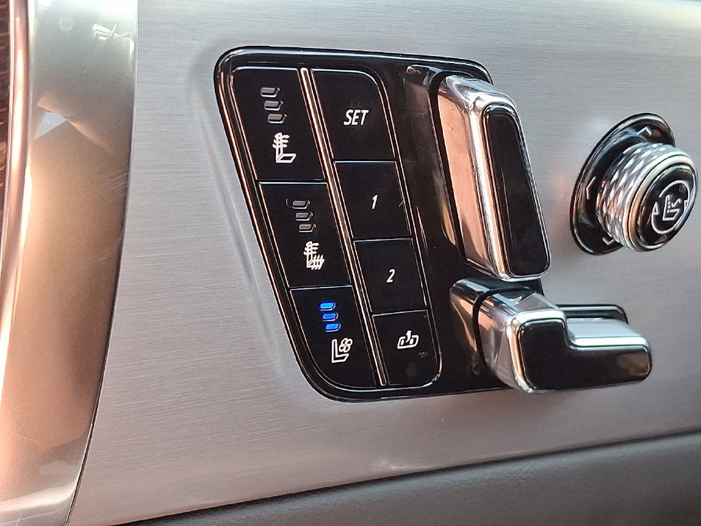 2026 Cadillac VISTIQ Sport - Photo 15