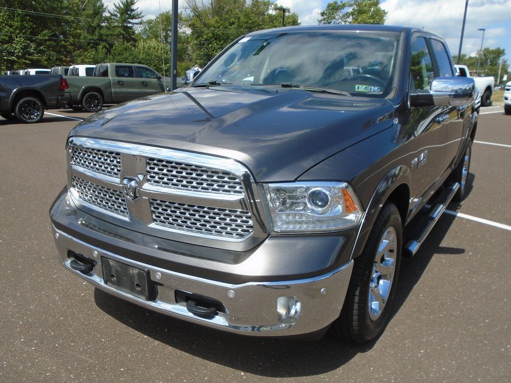 2017 Ram 1500 Laramie photo 3