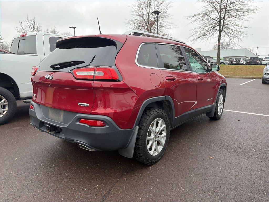2016 Jeep Cherokee Latitude photo 3