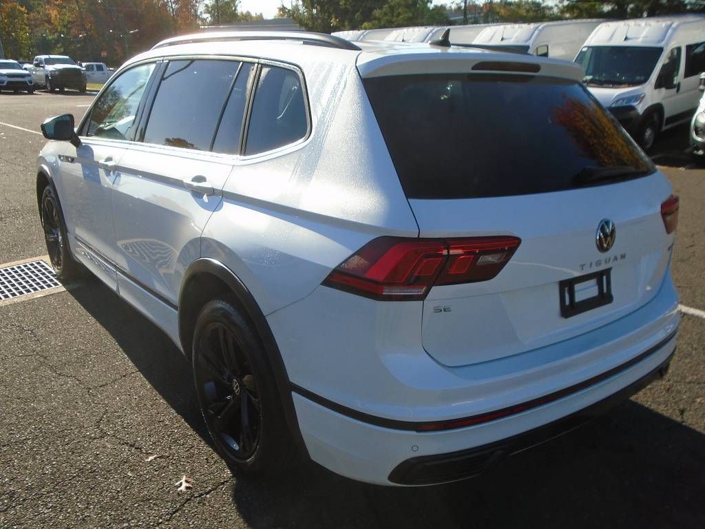 2023 Volkswagen Tiguan SE R-Line Black photo 2