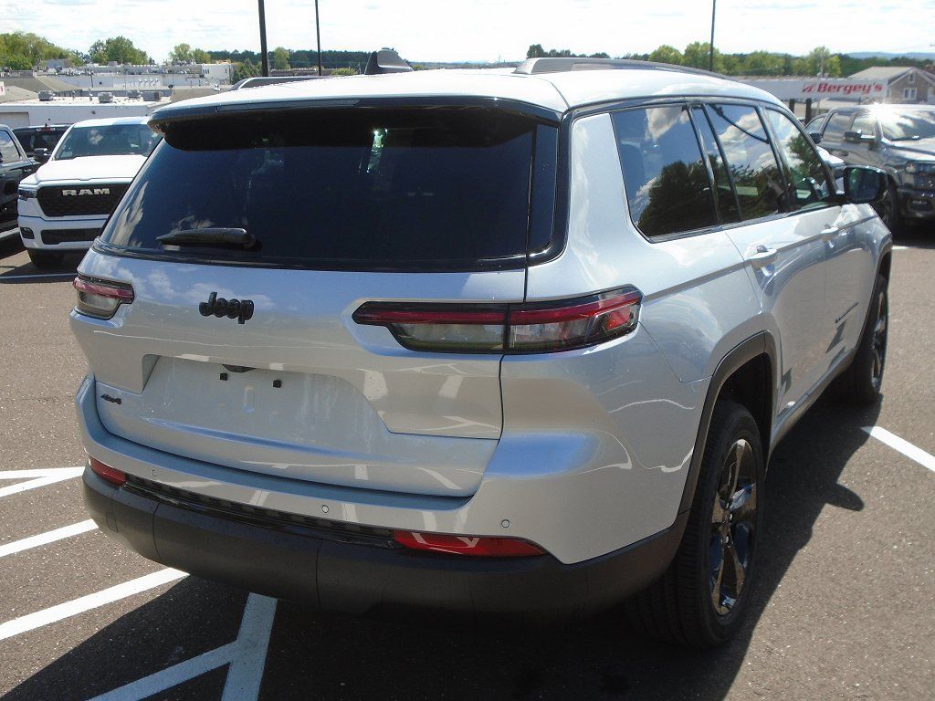 2025 Jeep Grand Cherokee L Altitude - Photo 2