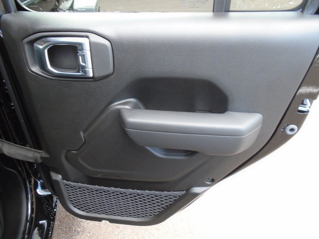 2025 Jeep Wrangler 4-Door Sport S - Photo 9
