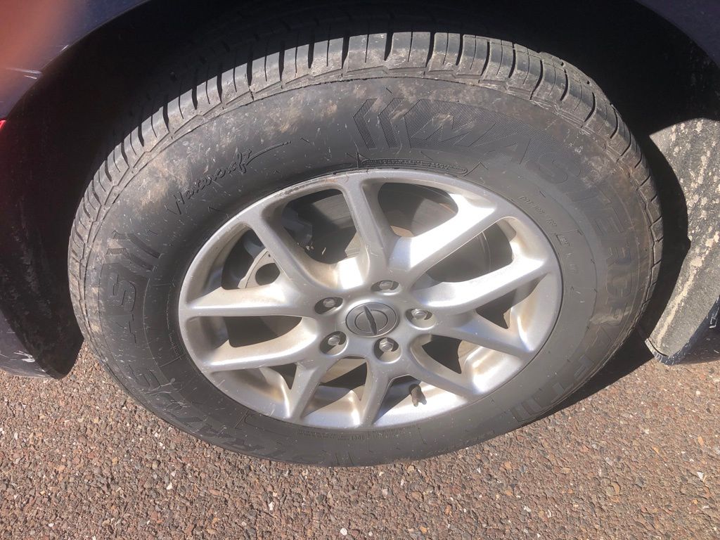 2024 Chrysler Pacifica Touring L photo 2