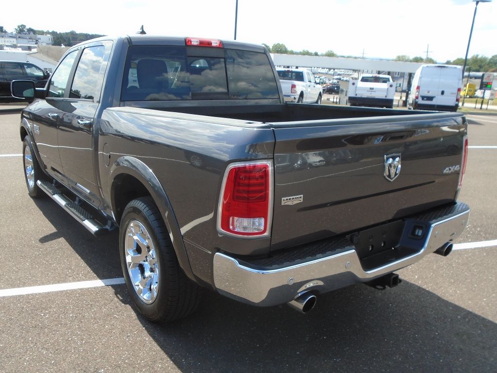 2017 Ram 1500 Laramie photo 2