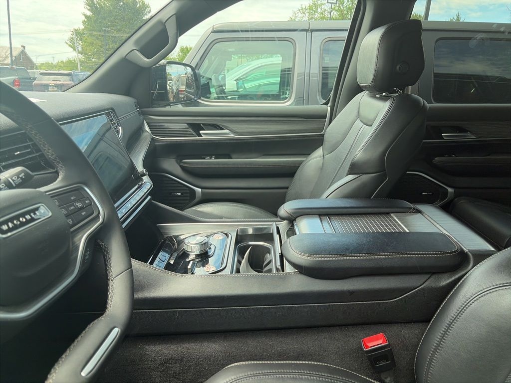 Used 2024 Jeep Wagoneer L Series II SUV