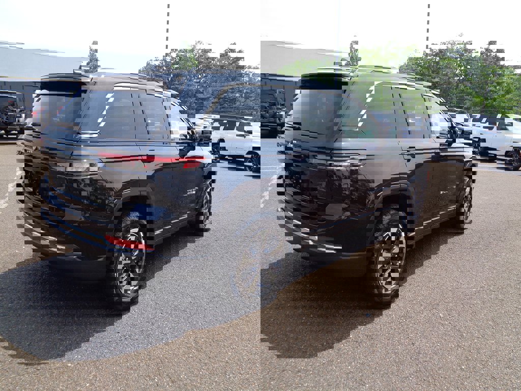 1C4RJYB61RC131051