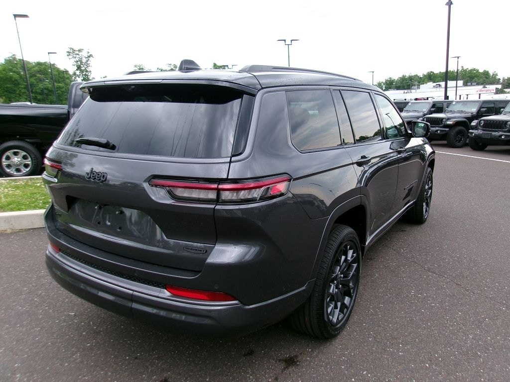 New 2026 Jeep Grand Cherokee L Summit Sport Utility