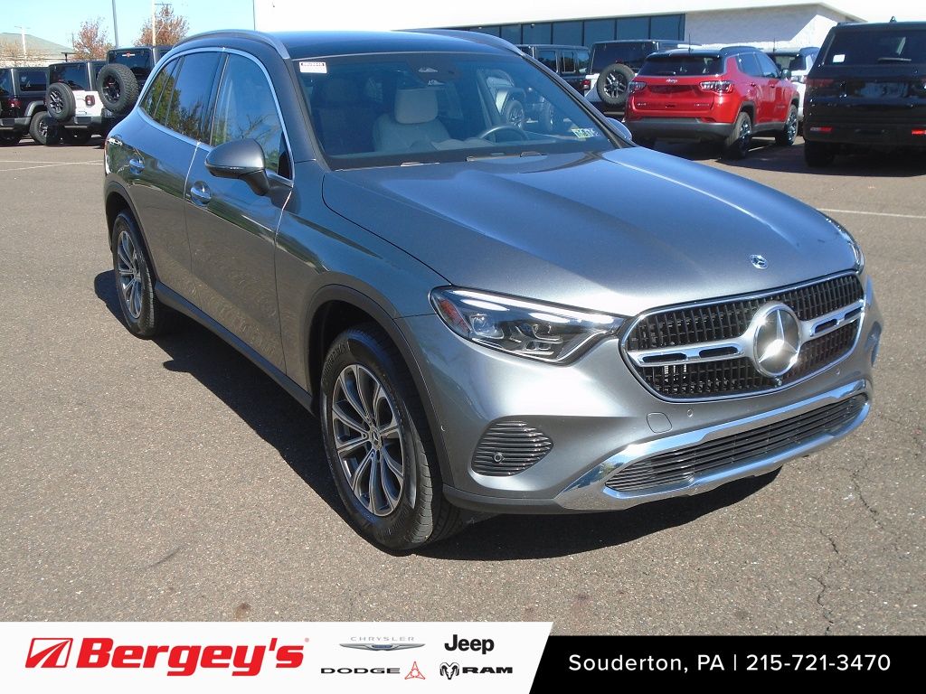 2023 Mercedes-Benz GLC GLC 300's photo