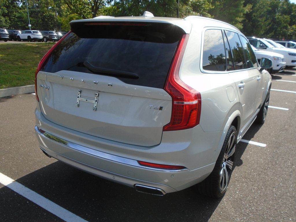 2021 Volvo XC90 T6 AWD Inscription photo 2