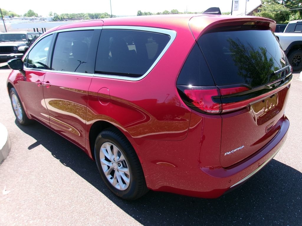New 2027 Chrysler Pacifica Select Passenger Van