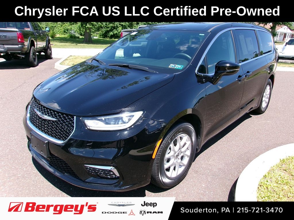 2025 Chrysler Pacifica Select