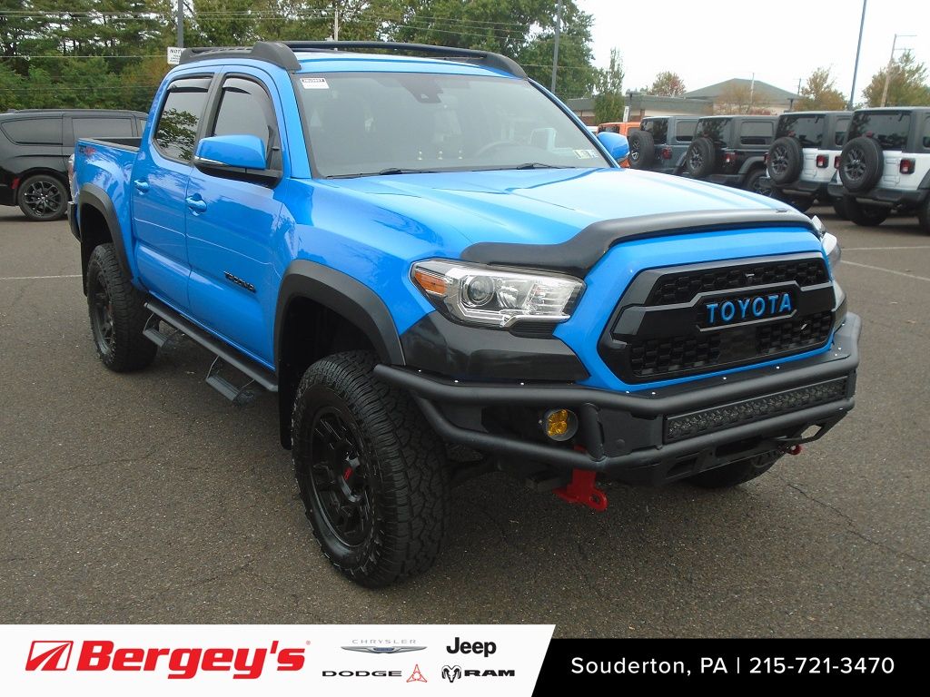 2021 Toyota Tacoma TRD Off Road's photo