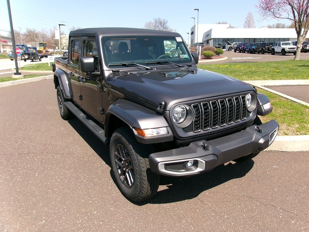 New 2026 Jeep Gladiator Sport S Pickup