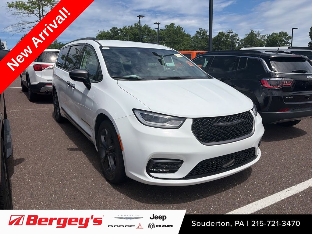 2024 Chrysler Pacifica Minivan/Van 