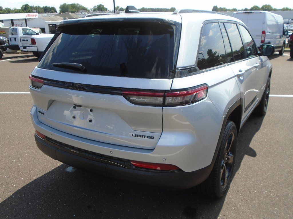 2025 Jeep Grand Cherokee Limited - Photo 2