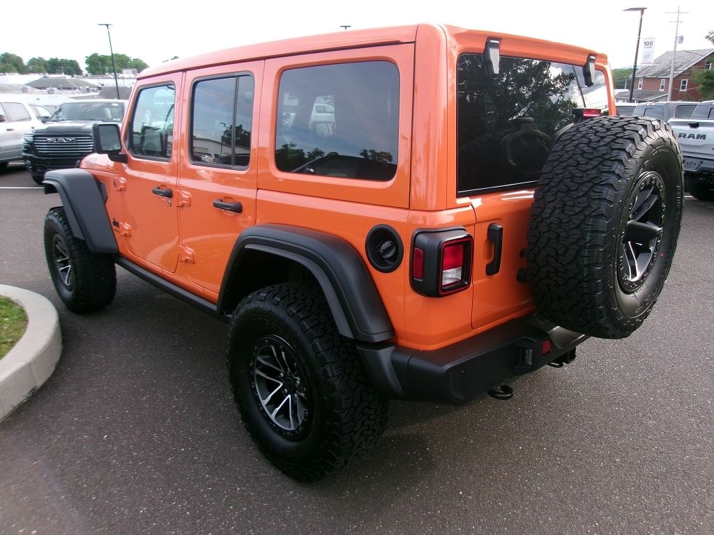 Used 2025 Jeep Wrangler Willys SUV