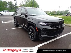 used 2023 Jeep Grand Cherokee Altitude SUV for sale in Souderton