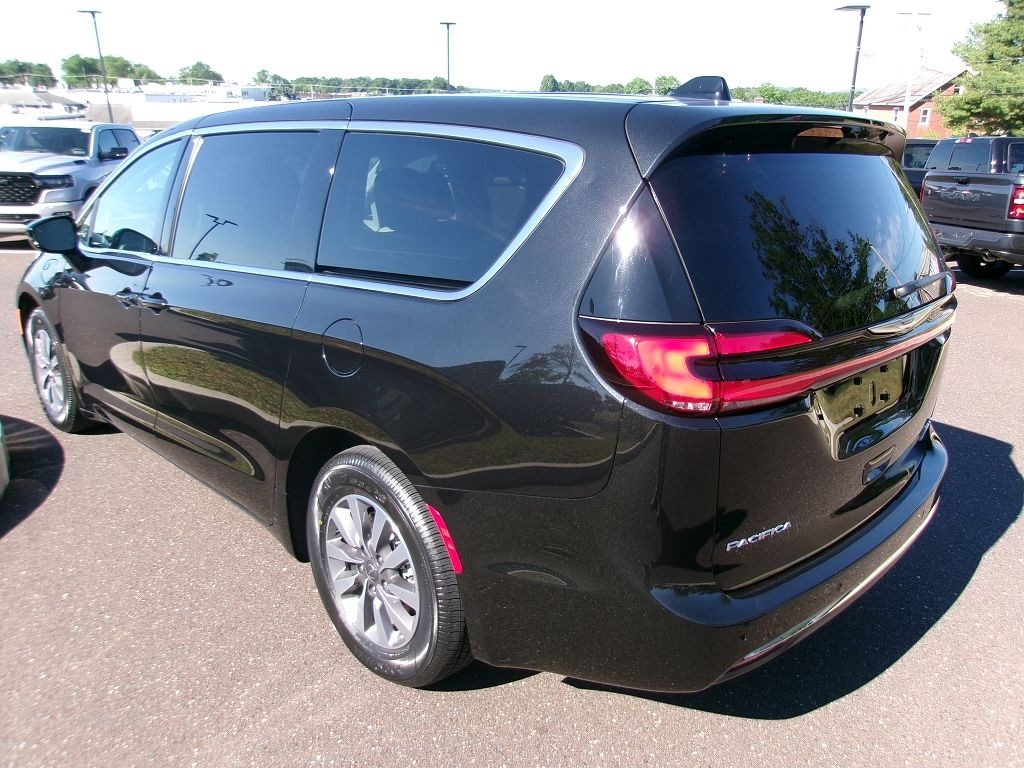 Certified 2024 Chrysler Pacifica Hybrid Select Minivan/Van