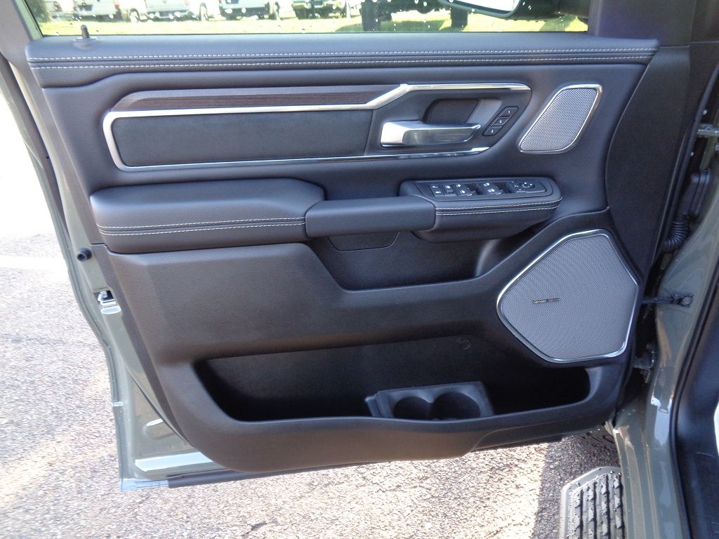 2026 RAM 1500 Laramie - Photo 6