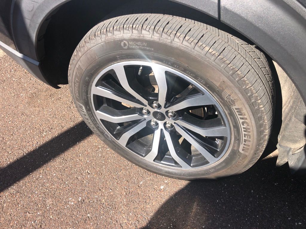 2020 Ford Explorer ST photo 3