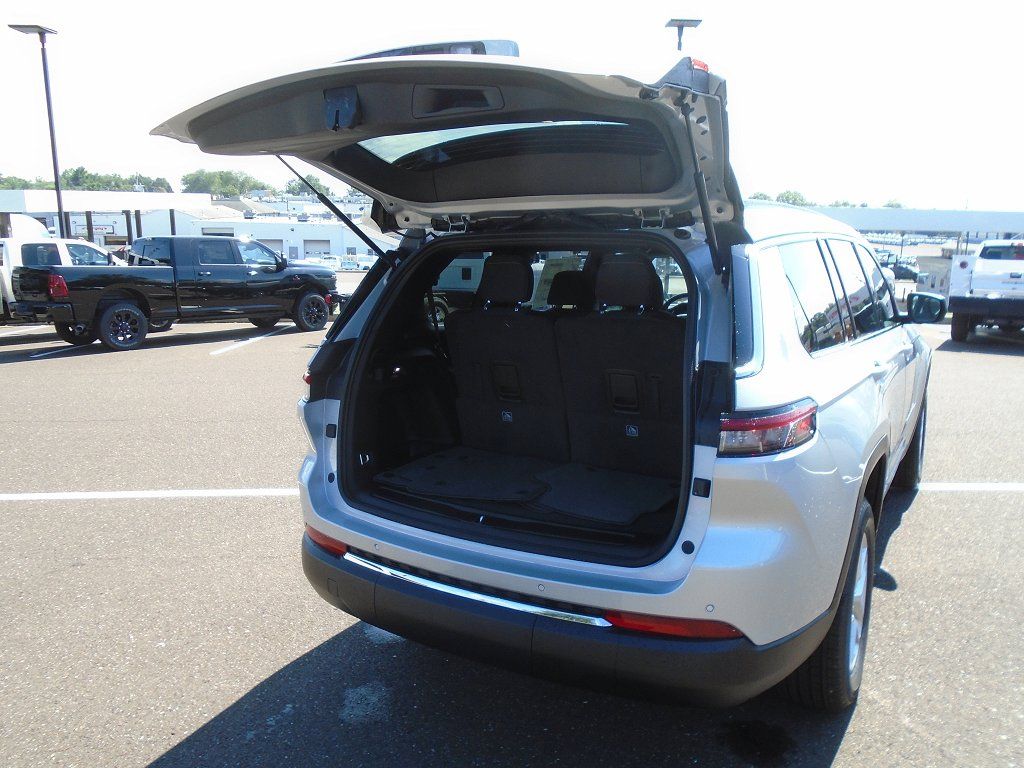 2025 Jeep Grand Cherokee L Laredo - Photo 17