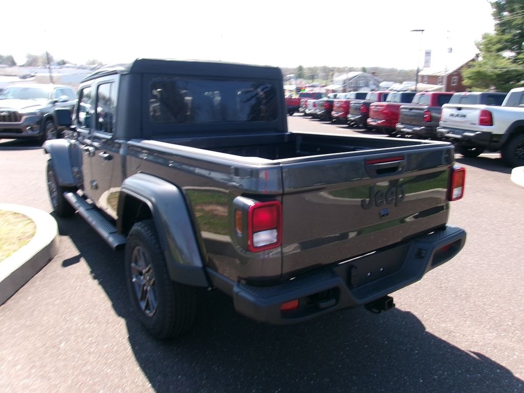 New 2026 Jeep Gladiator Sport S Pickup