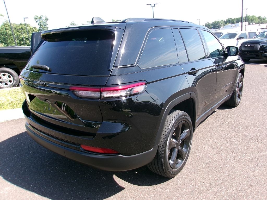Used 2023 Jeep Grand Cherokee Altitude X SUV