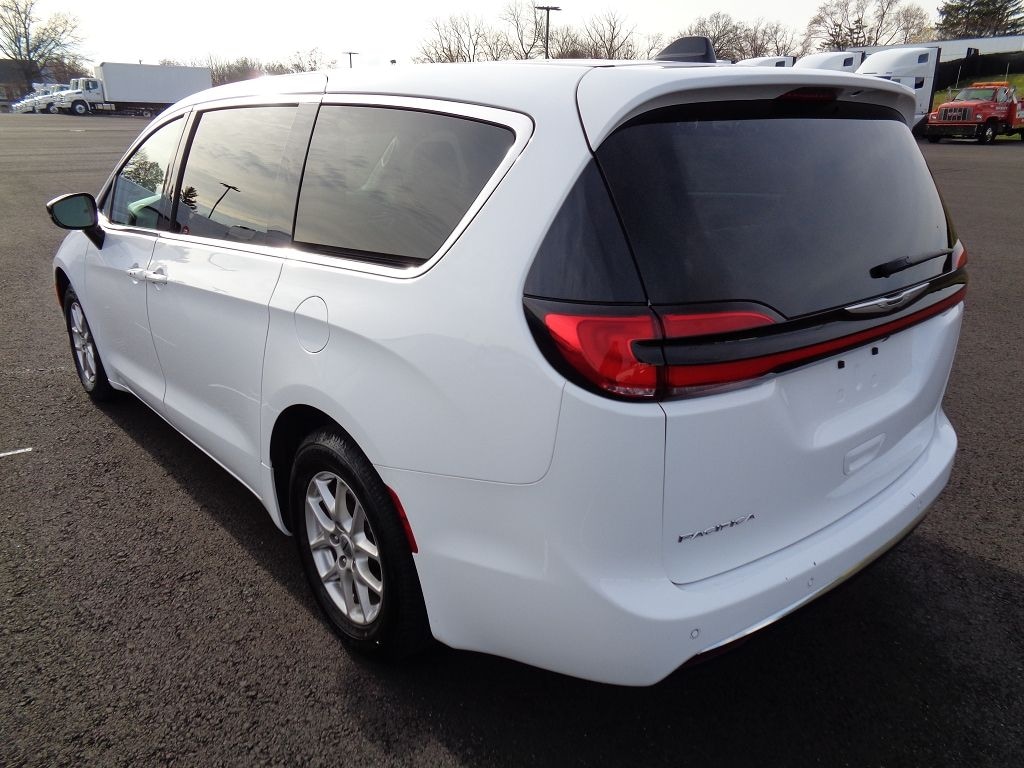 Certified 2024 Chrysler Pacifica Touring L Minivan/Van