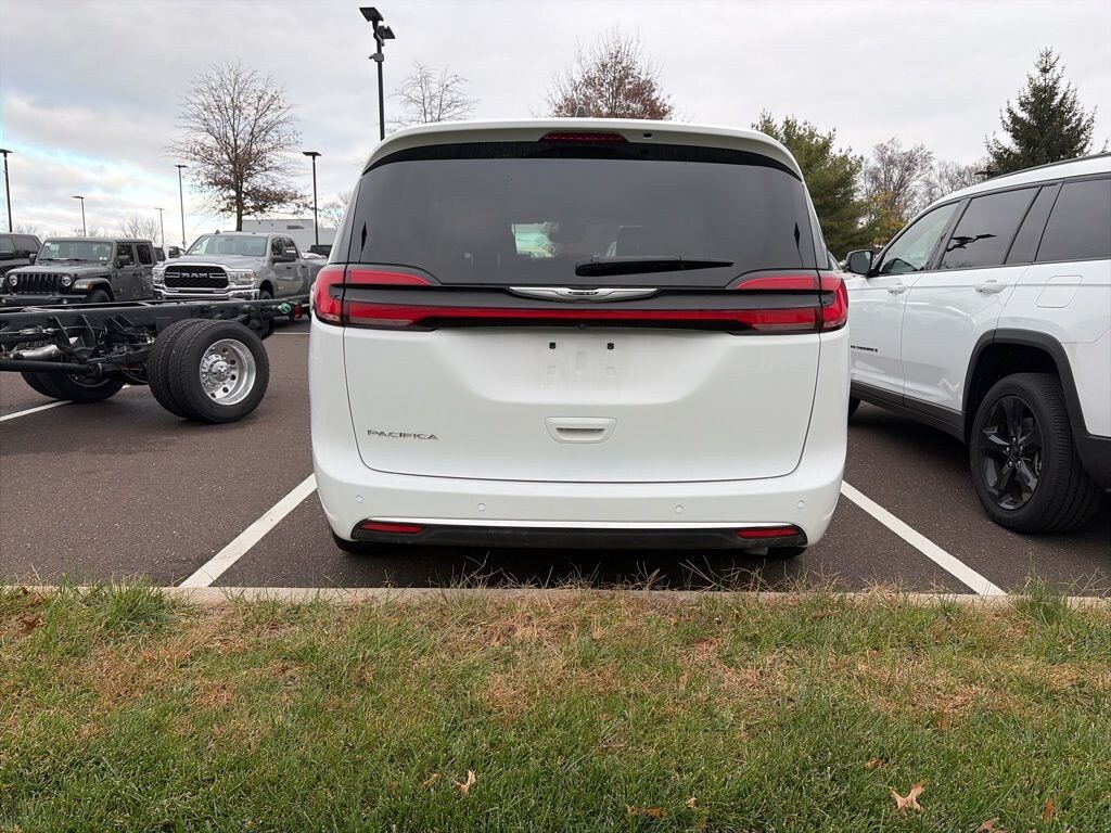 Certified 2024 Chrysler Pacifica Touring L Minivan/Van
