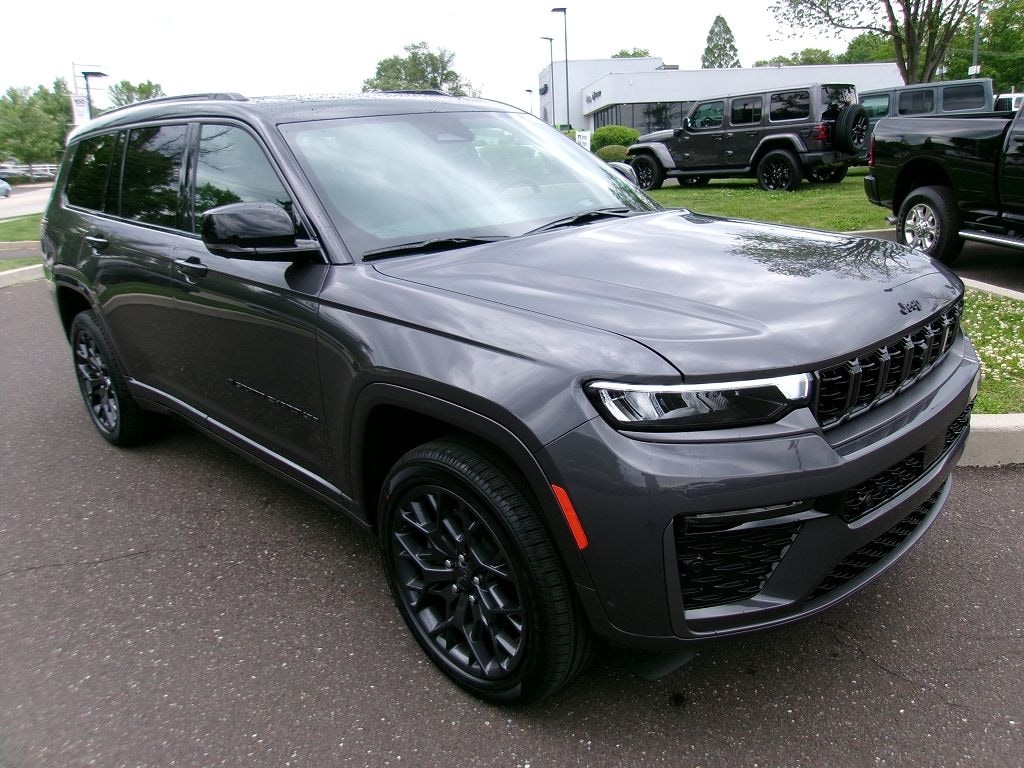 New 2026 Jeep Grand Cherokee L Summit Sport Utility