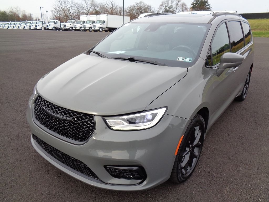Certified 2022 Chrysler Pacifica Limited Minivan/Van
