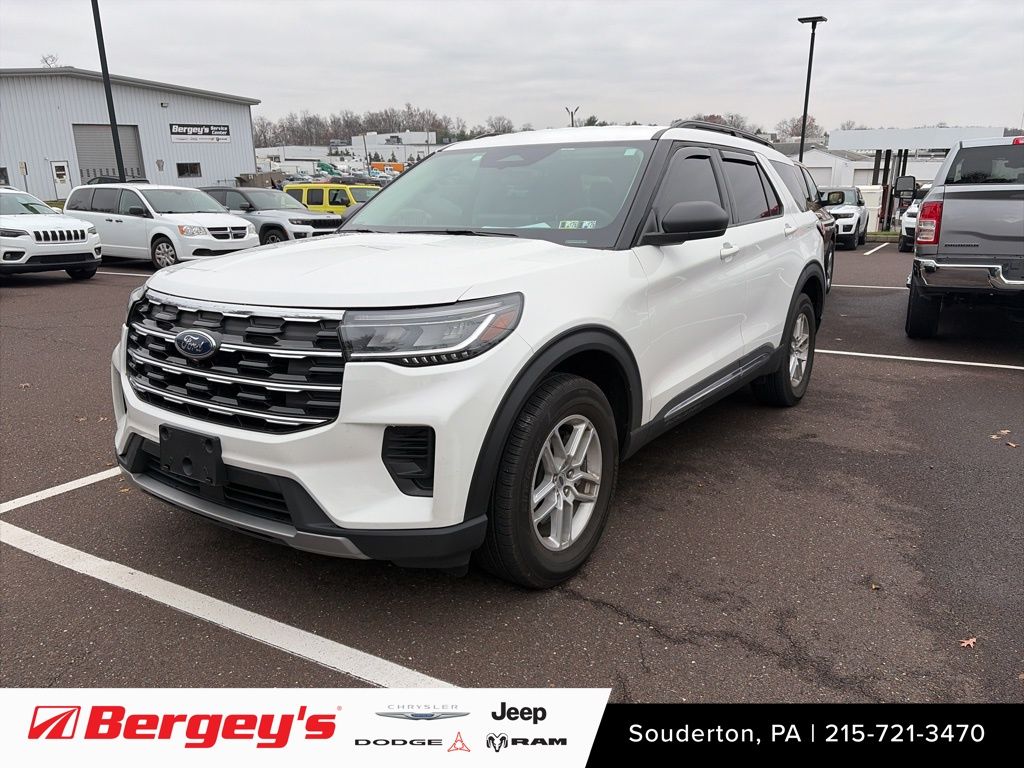 2025 Ford Explorer Active's photo