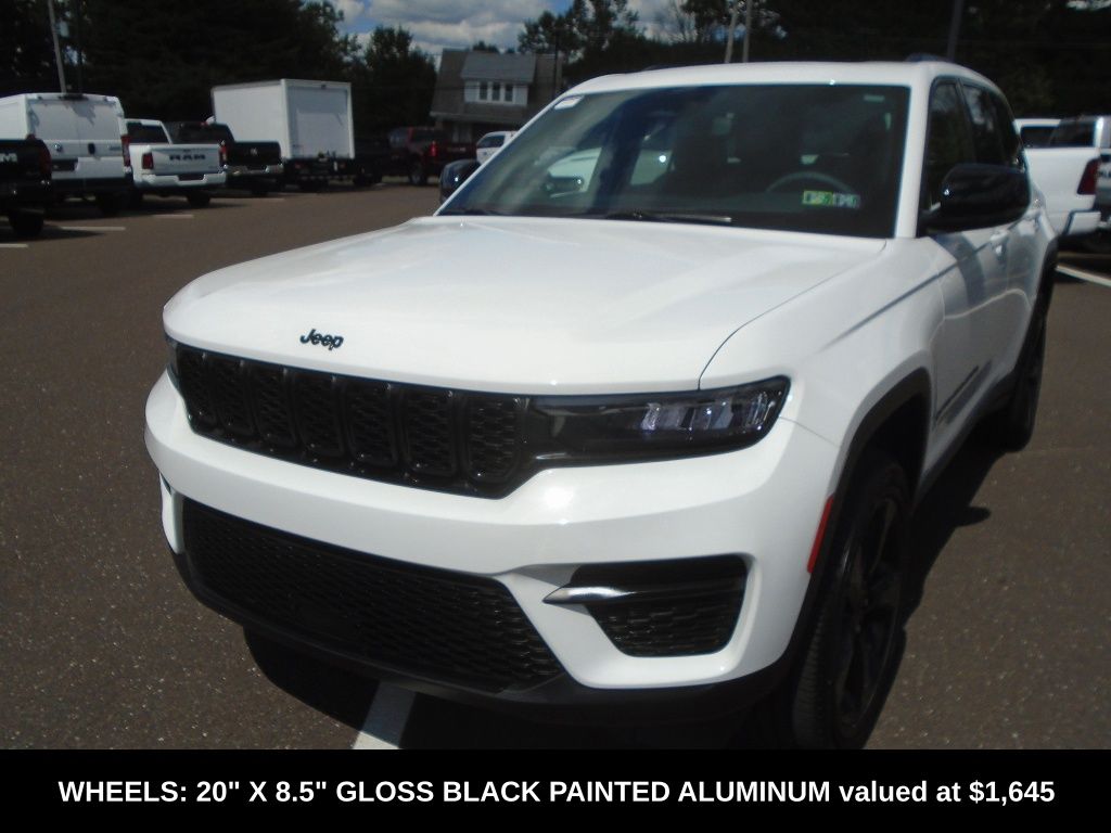 2023 Jeep Grand Cherokee Altitude X photo 2